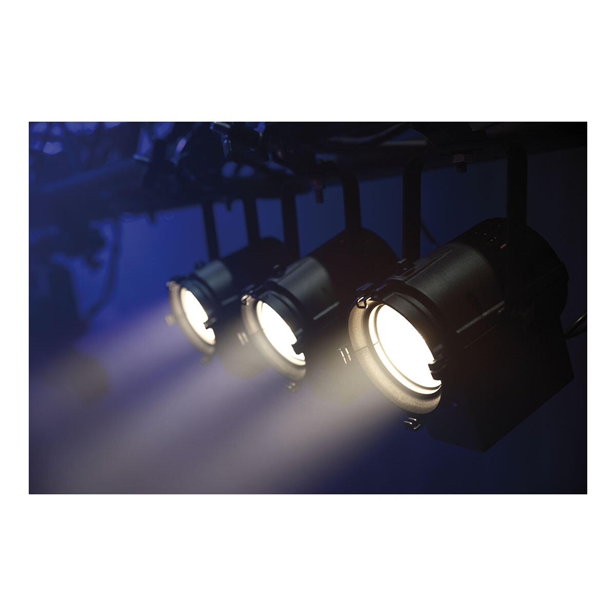 Showtec Performer Fresnel Mini DDT 30W Showtec Performer Fresnel Mini DDT 30W