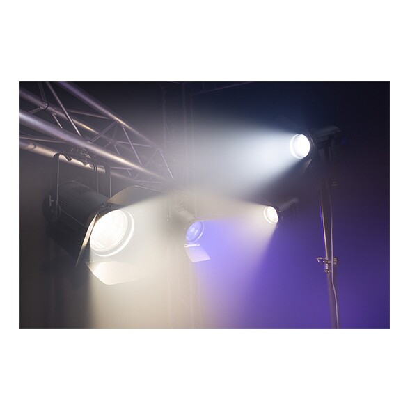 BeamZ Professional BTF200CZ LED Spot Fresnel RGBW BeamZ Professional BTF200CZ LED Spot Fresnel RGBW