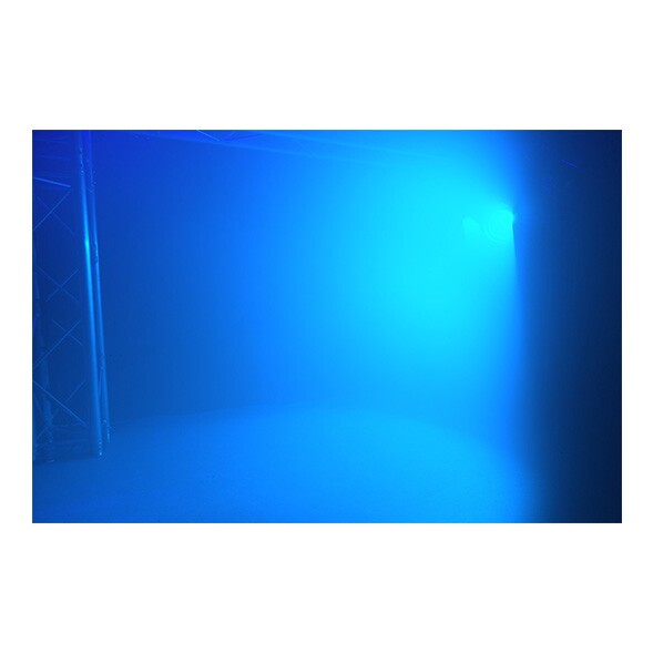BeamZ Professional BTF200CZ LED Spot Fresnel RGBW BeamZ Professional BTF200CZ LED Spot Fresnel RGBW