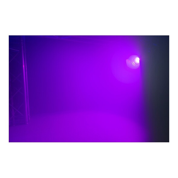 BeamZ Professional BTF200CZ LED Spot Fresnel RGBW BeamZ Professional BTF200CZ LED Spot Fresnel RGBW