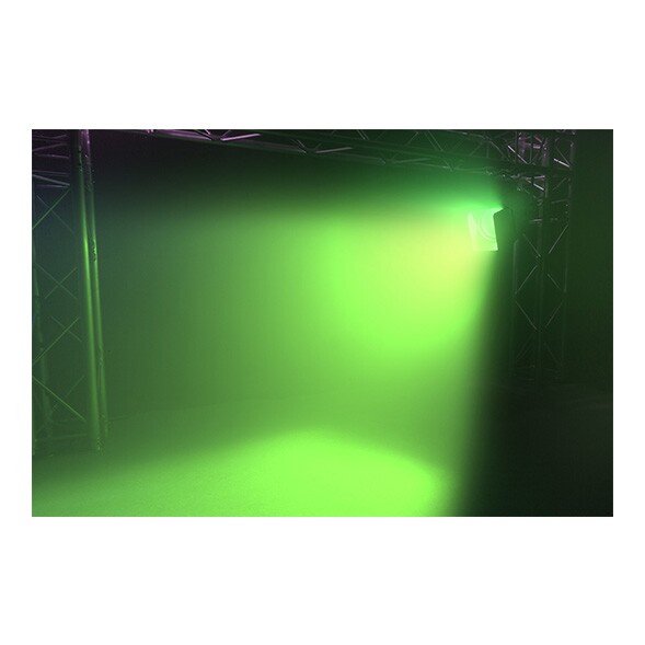 BeamZ Professional BTF200CZ LED Spot Fresnel RGBW BeamZ Professional BTF200CZ LED Spot Fresnel RGBW