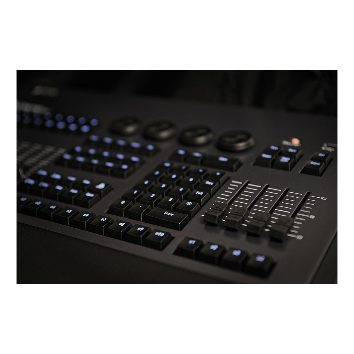 Infinity Chimp 100.G2 - 2 universe DMX console Infinity Chimp 100.G2 - 2 universe DMX console
