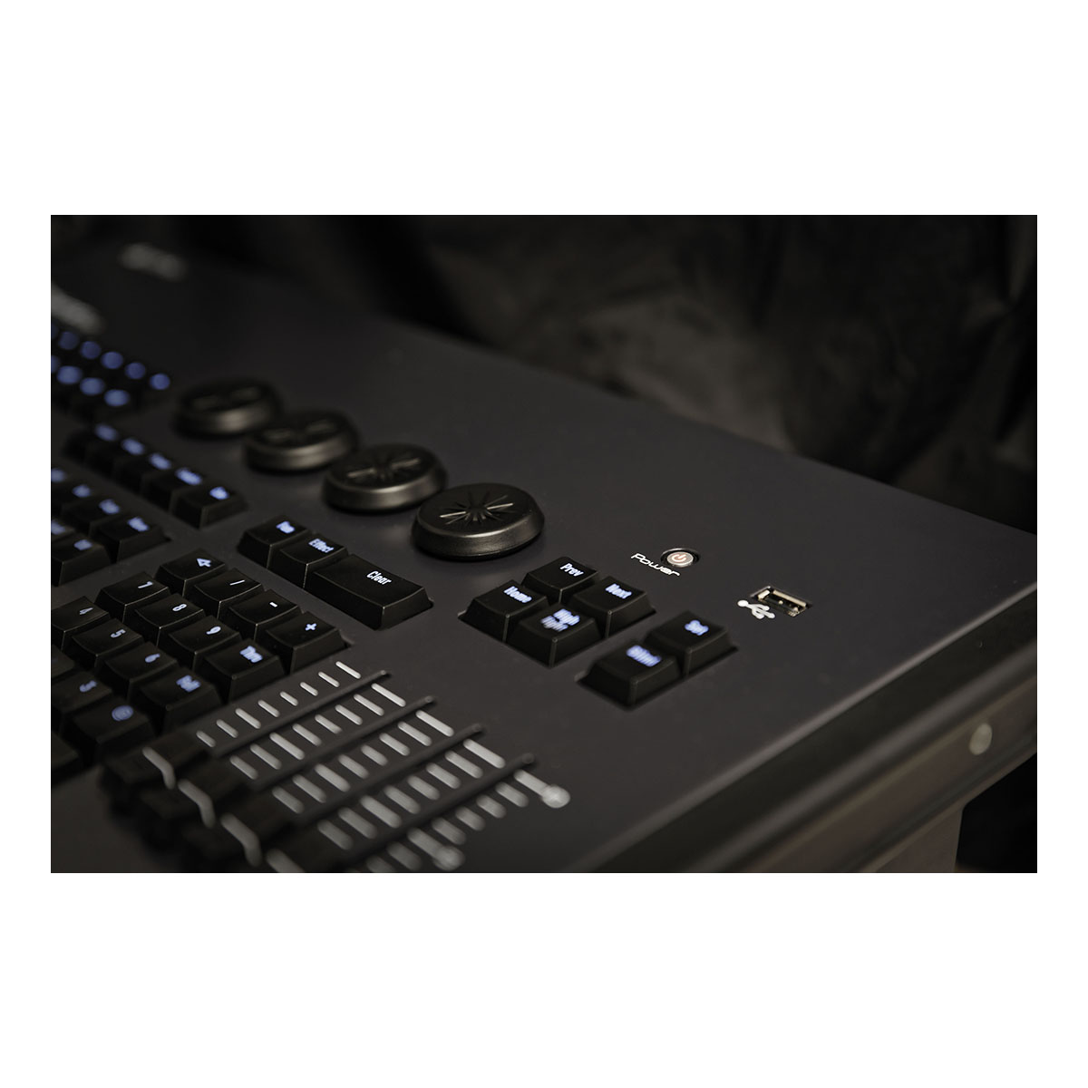 Infinity Chimp 100.G2 - 2 universe DMX console Infinity Chimp 100.G2 - 2 universe DMX console