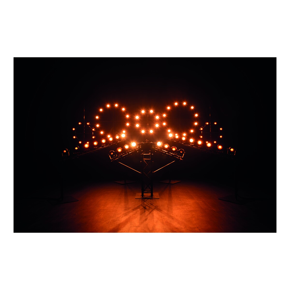 Showtec Stage Blinder FLEX Blaze Set van 8x 100 W LED blinders + controller Showtec Stage Blinder FLEX Blaze Set van 8x 100 W LED blinders + controller