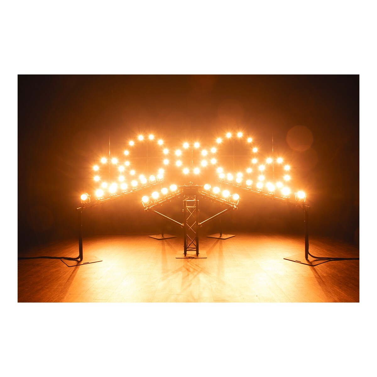 Showtec Stage Blinder FLEX Blaze Set van 8x 100 W LED blinders + controller Showtec Stage Blinder FLEX Blaze Set van 8x 100 W LED blinders + controller