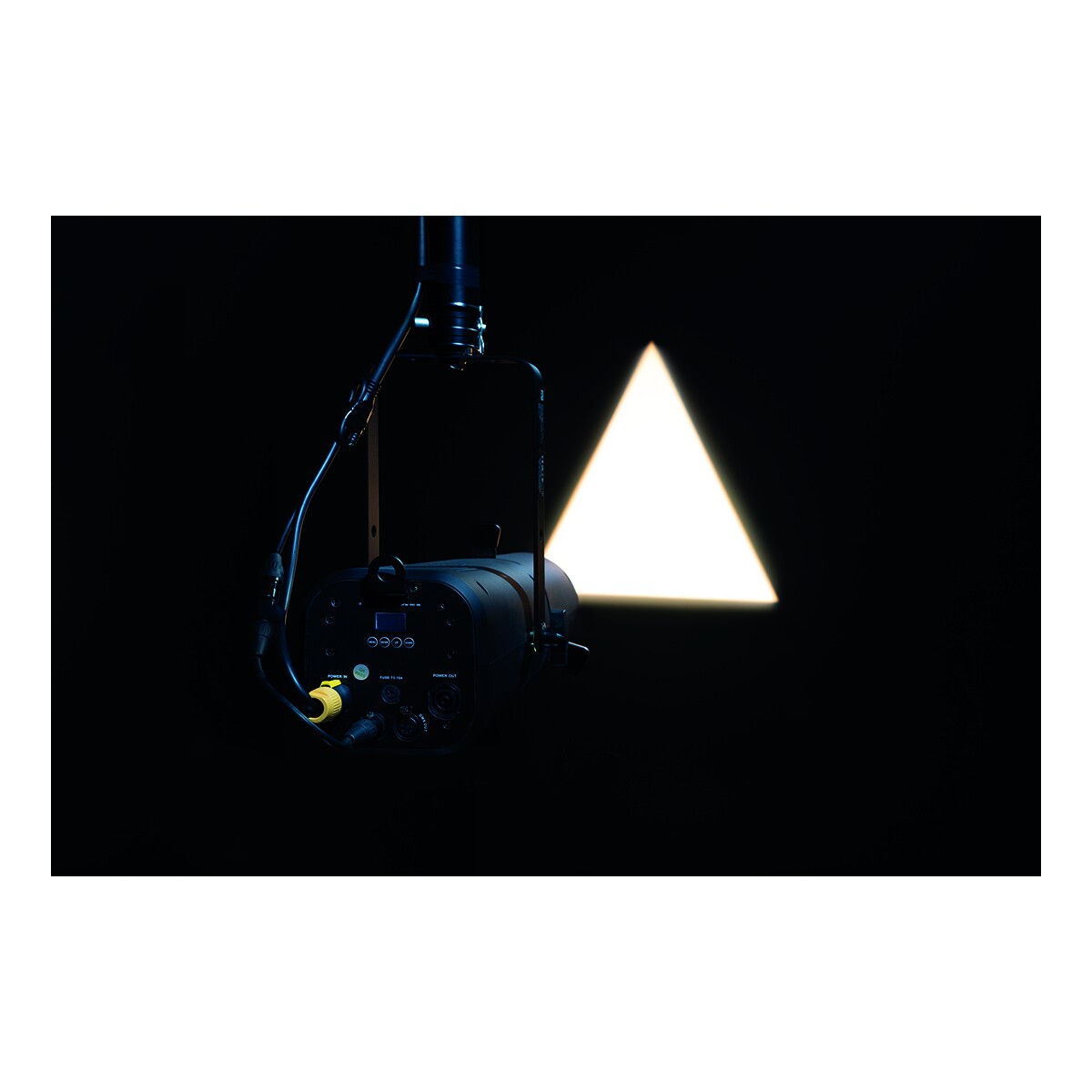 Showtec Performer Profile Zoom 150 Q6 150 W RGBACL Theater-LED Showtec Performer Profile Zoom 150 Q6 150 W RGBACL Theater-LED