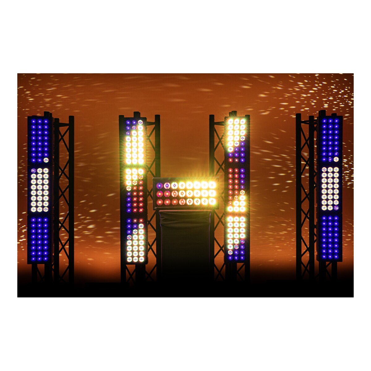 Showtec Titan Matrix FX 24X — 24x 40 W + 24x 6 W RGBW LED matrixlicht Showtec Titan Matrix FX 24X — 24x 40 W + 24x 6 W RGBW LED matrixlicht