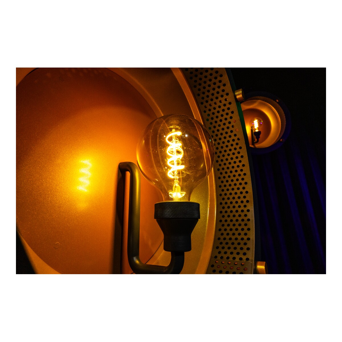 Showtec Edison Vintage 1 Pale Gold / Grey – Retro DMX LED-lamp met dimmer en E27 V1 Showtec Edison Vintage 1 Pale Gold / Grey – Retro DMX LED-lamp met dimmer en E27 V1