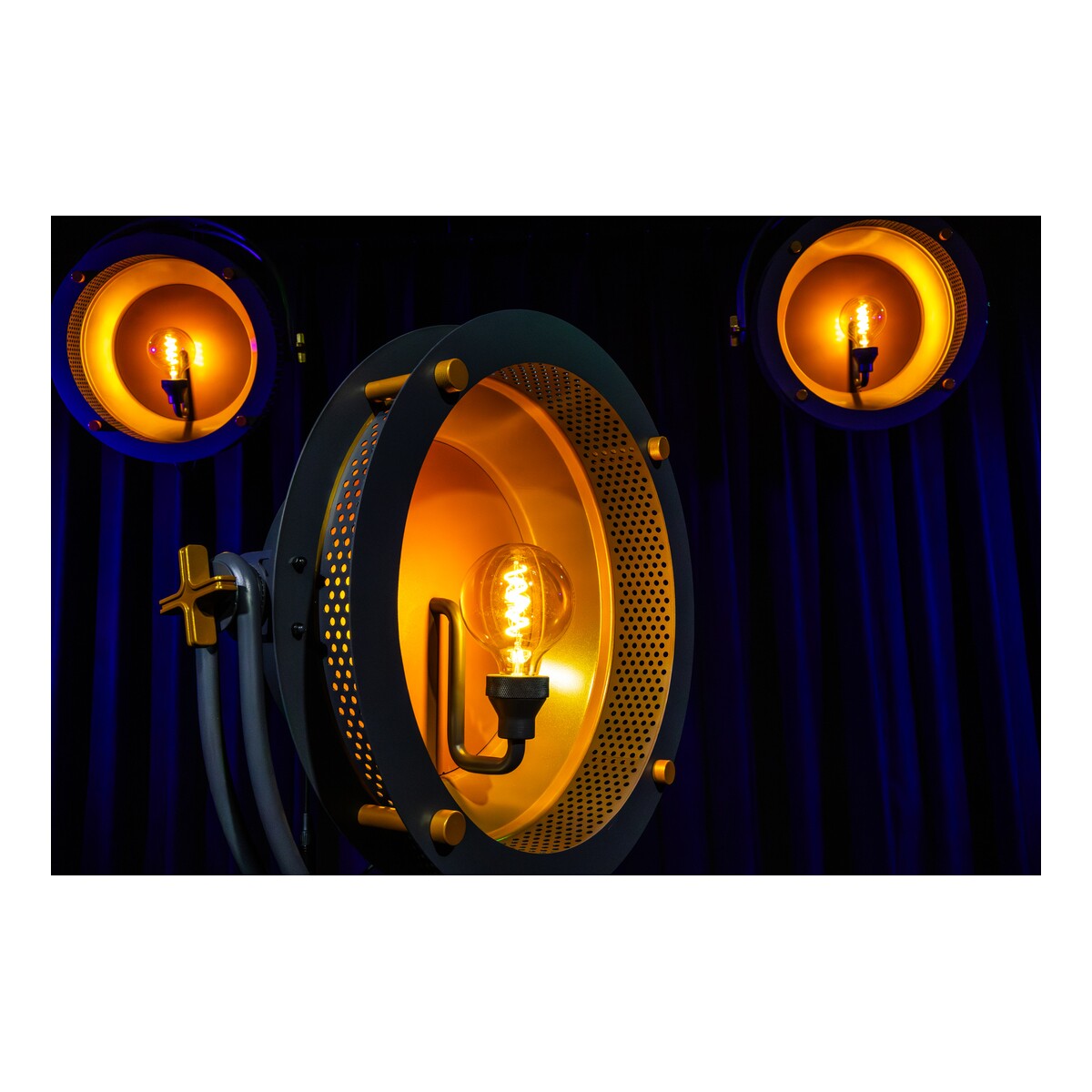 Showtec Edison Vintage 1 Pale Gold / Grey – Retro DMX LED-lamp met dimmer en E27 V1 Showtec Edison Vintage 1 Pale Gold / Grey – Retro DMX LED-lamp met dimmer en E27 V1