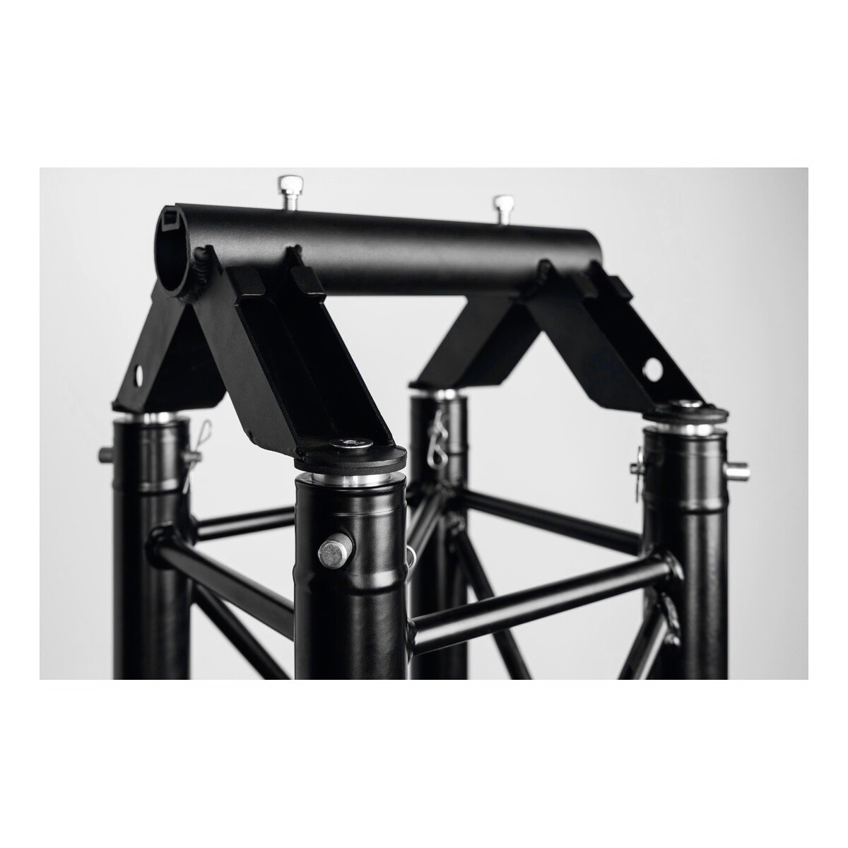 Showgear vloerstatief basis 30x30 cm, buis 50 mm met T-groef - zwart Showgear vloerstatief basis 30x30 cm, buis 50 mm met T-groef - zwart